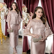 GBK เสื้อลูกไม้+กระโปรง ชุดออกงาน มี2สี รหัส 1031