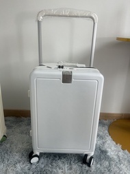 New： 20 吋行李箱；20 inch luggage for handcarry 56 x 37 x 23cm