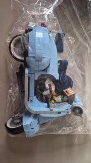 LEGO Vespa 125 藍色模型
