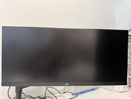 LG 29” monitor with NB monitor arms 29 吋 21:9 UltraWide™ 全高清顯示器 電腦瑩幕