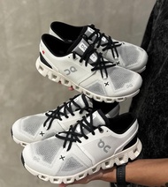 On  cloud x3 “White Black” 🐼