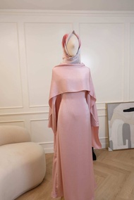 Layered Cape dress เดรสติดผ้าคลุมไหล่ ดีไซน์เรียบแต่มีดีเทล ปรับใส่ได้หลายแบบ [N Able Style]