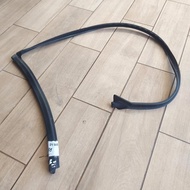 Right Rear Door Top Trim Rubber bmw E39 Year 96-04 Used