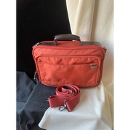 ✨BRANDED LIGHTLY USED 2-WAY IPAD / TABLET SHOULDER / HANDCARRY BAG✨