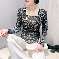 Yimei 2024 Áo thun in da báo Retro dài tay Mùa Thu Áo sơ mi bó sát đơn giản khí chất mới Áo Cổ Vuông