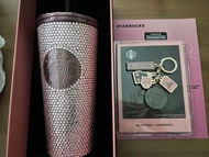 正品 套裝價 Blackpink’s x Starbucks Lisa 限量閃鑽杯+鎖匙扣（附送BP 袋&amp;貼紙&amp;3張飲品券）