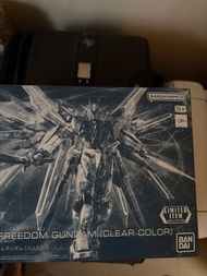 HG Mighty Strike Freedom  Clear limited Version