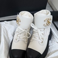 全新Chanel Combat boots