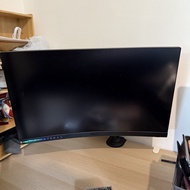 MSI Optix G27CQ4 曲面電競螢幕。連ErGear螢幕架