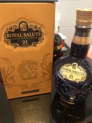 Royal Salute 21 Years old The Sapphire Flagon  皇家禮炮21年舊版藍瓶