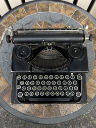 Royal Portable 古董打字機