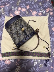 Tory Burch 印花水桶包