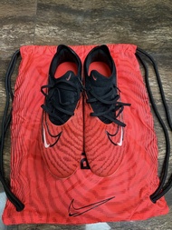 Nike Phantom GX 足球鞋