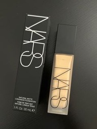 NARS Natural Matte 持久粉底液