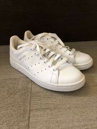 Adidas Stan Smith in White/Goldmet