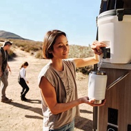 2 Gallon Fast Flow Water Jug Ice Water Dispenser Insulated Beverage Cooler with Easy Pour Spigot and