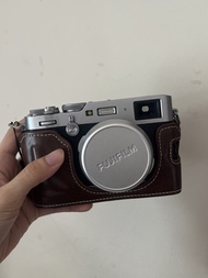 Fujifilm X100F Silver (with accessories)