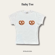 AHOLICBKK | เสื้อทรง BABY TEE PRETZEL
