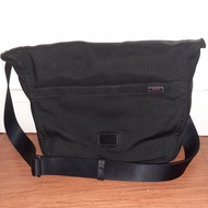 Preloved - Tas selempang Slingbag TUMI