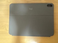 Logitech Combo Touch (iPad Air 5, 6適用) 有盒