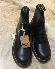 DR. MARTENS 馬丁馬汀大夫 經典款 8孔馬汀靴 1460 SMOOTH BLACK （11822006）UK6 另附贈原廠馬汀鞋油