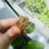Simen women's gold ring carved with 7 small pieces, My Ky ring is easy to wear and extremely beautif