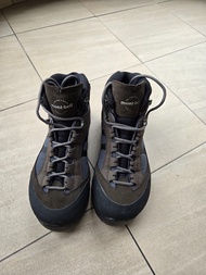Mont-bell Gore-Tex 登山鞋