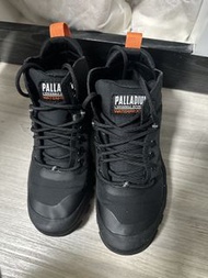 Palladium 防水靴