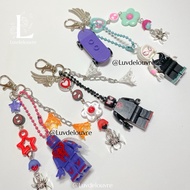 GANTUNGAN SPIDERVERSE SPIDERMAN GWEN MILES KEYCHAIN COUPLE MIGUEL OUNTHARA GWEN STACY MILES MORALES 