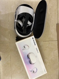 Oculus Quest 2 128GB with battery pack