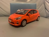 [罕有］1:30 Toyota Aqua Prius C  前期 金屬 豐田原廠 色辦車 橙色