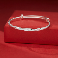 สร้อยข้อมือเงินแท้ S9999 ดีไซน์เก๋ไก๋สำหรับผู้หญิง สร้อยข้อมือเงินเทียมเท้าแบบ Moebius Star วัน Qixi