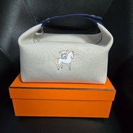 全新 HERMÈS 愛馬仕 Bride-a-Brac Cabriole 大飯盒包 珍珠灰