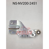 DOOR ROLLER RIGHT NISSAN NV200