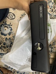 Xbox 360 Console + Kinect + 2 controller + Games