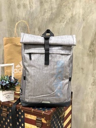เป้ กระเป๋าสะพายหลัง ADIDAS Top Handle Roll Up Backpack โดดเด่นด้วยดีไซน์ส่วนใส่ของด้านบน และช่องกระเป๋ามากมายเพื่อให้เก็บของได้ไม่ตกหล่น  