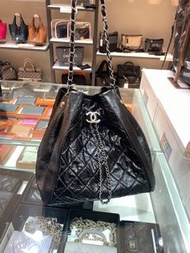 Chanel drawstring bucket bag 亮面牛皮 100%Authentic , 96%new,not Chanel 22 Gabrielle backpack chanel 手袋，❤️尖沙咀中港城商場門市，歡迎使用消費券❤️