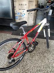 賣一個便宜的「VENZO 腳踏車」(前3後7、指撥、鋁合金、26吋)，歡迎來電詢問，感謝您！