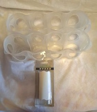 罐裝飲料透明膠架兩個和剝蒜容器