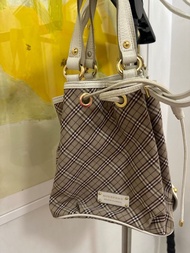 【九成新/極少用】日本限定絕版 Burberry Blue Label Lola Bucket cloth handbag經典格紋 水桶包 抽繩袋 手挽袋 Vintage Japan Exclusiv