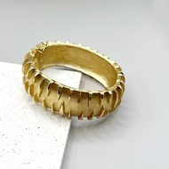 •DANIEL• 歐美老件 Crown Trifari金屬斑痕時尚手環