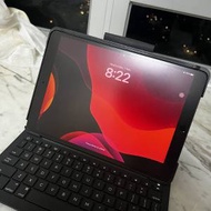 iPad Air 3 (64 GB) with Logitech Keyboard and Apple Pencil