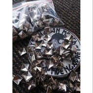 12 mm PYRAMID SPIKE|Contents 100 Seeds