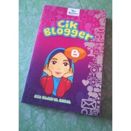Cik Blogger (Alia Nadzirah Salleh)