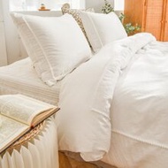 White Fluffy Ball Decor Duvet Cover Set, Boho Farmhouse Style 3 Pieces Set, Mini Fluffy Ball Decor, 