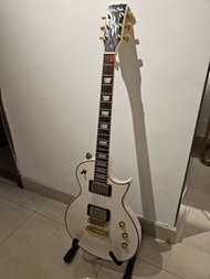 Harley Benton Electric Base Guitar with stand