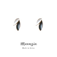 S925 Elegant Contrast Leaf Earring • Stud Earring