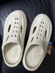 HOKA ONE ONE 全新白色拖鞋一字拖鞋