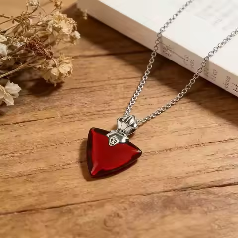 Fate Stay Night Cosplay Necklace Tohsaka Rin Hearts Pendant Necklaces Woman Trend Neck Silver Color 