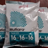 Npk mutiara 16-16-16 fertilizer weighing 1kg / fertilizer for flower, fruit and plant fertilizer